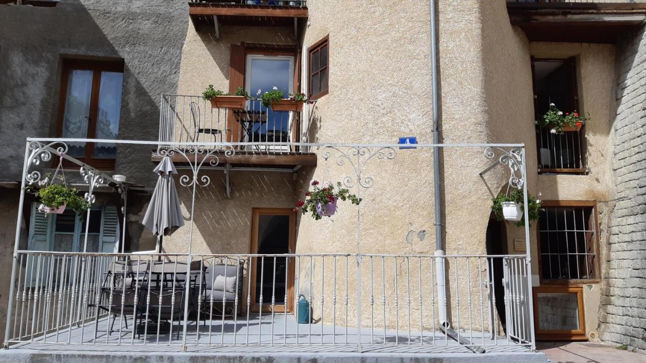 Maison à Tour Briançon Exterior foto