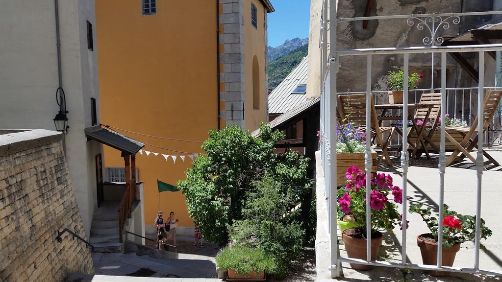 Maison à Tour Briançon Exterior foto