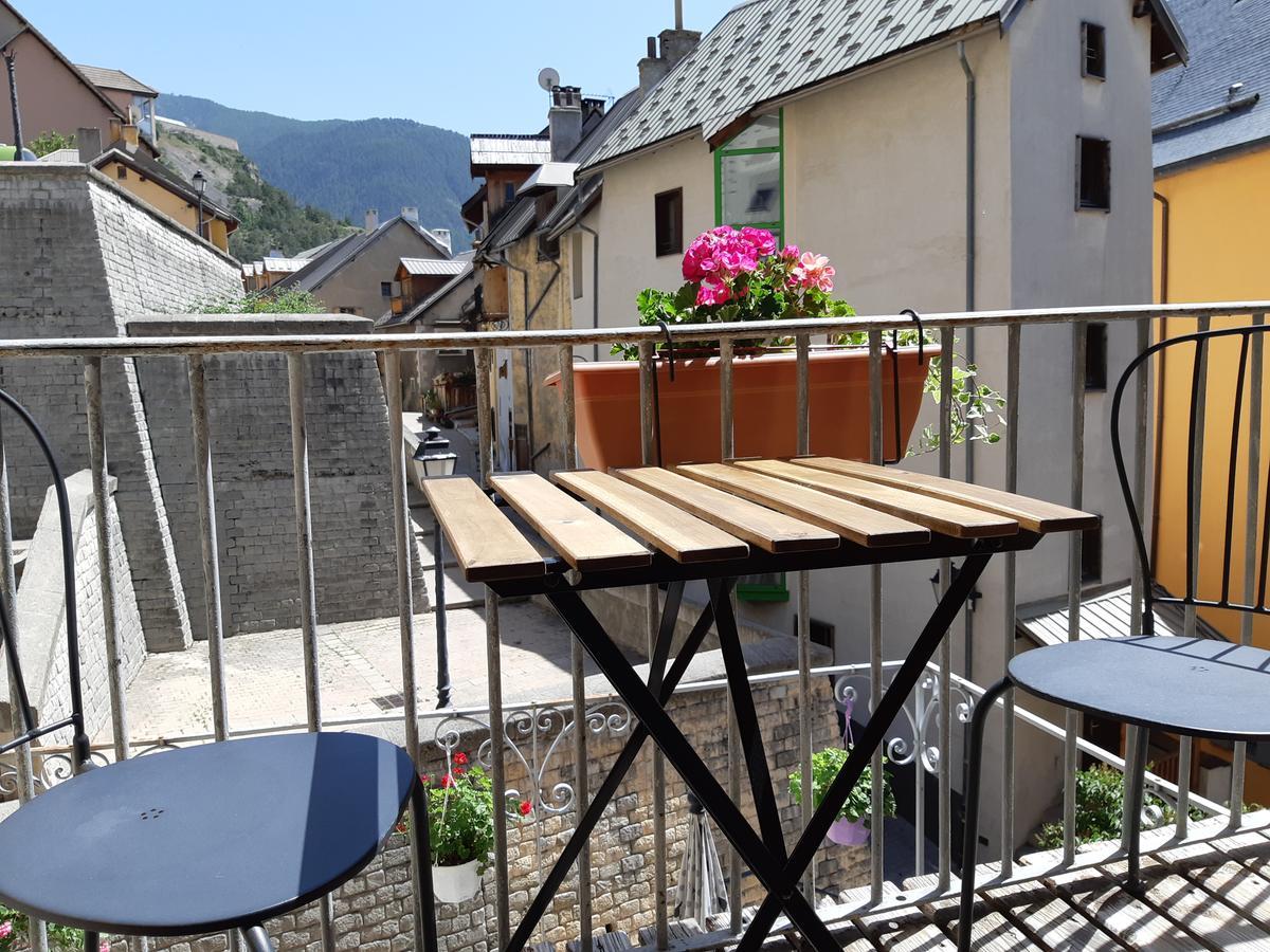 Maison à Tour Briançon Exterior foto